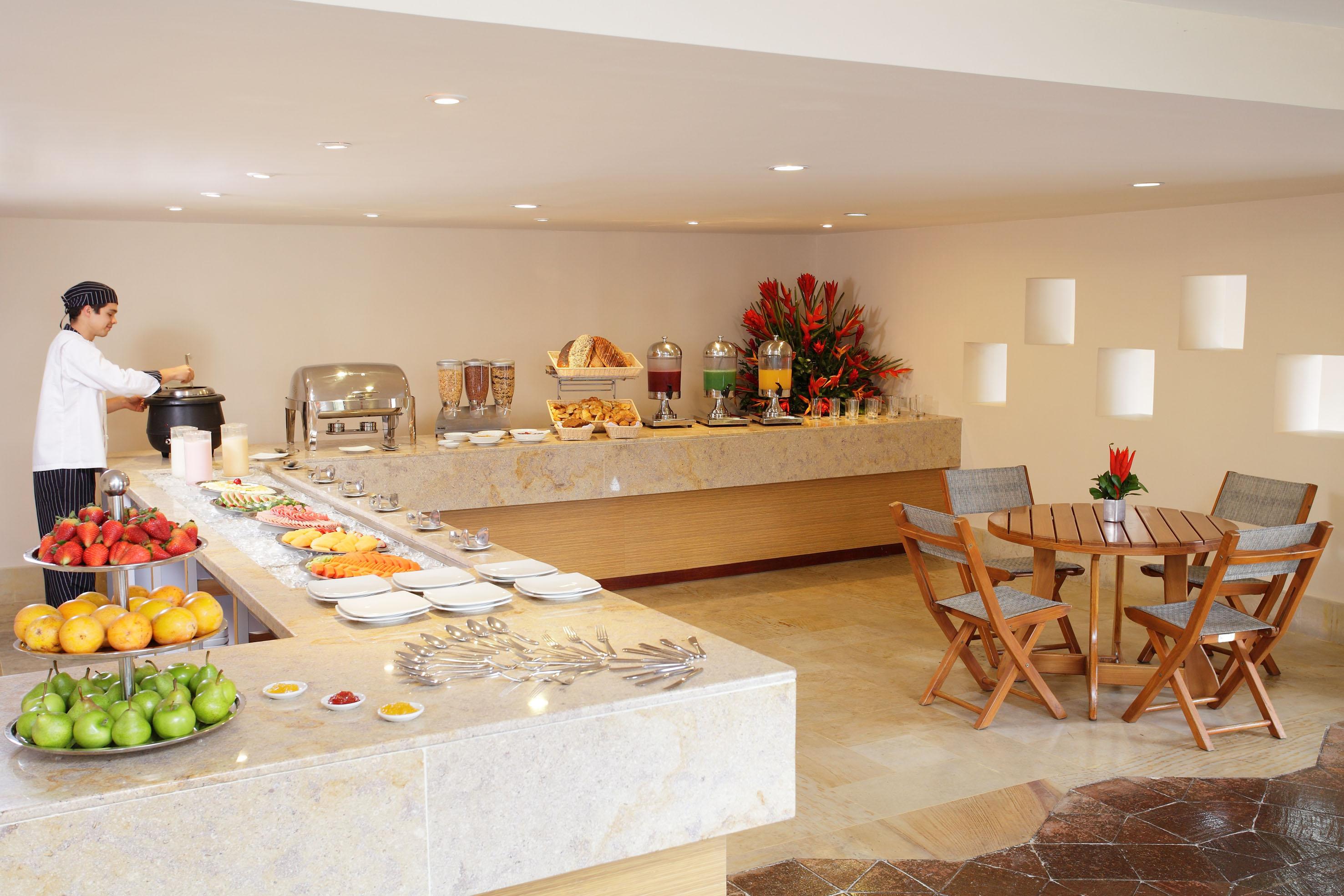 Estelar Paipa Hotel Spa&Y Centro De Convenciones Exterior foto A buffet at a hotel
